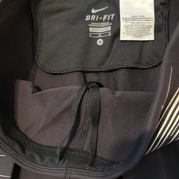 Nike Reflective Leggings - Picture 9 of 9